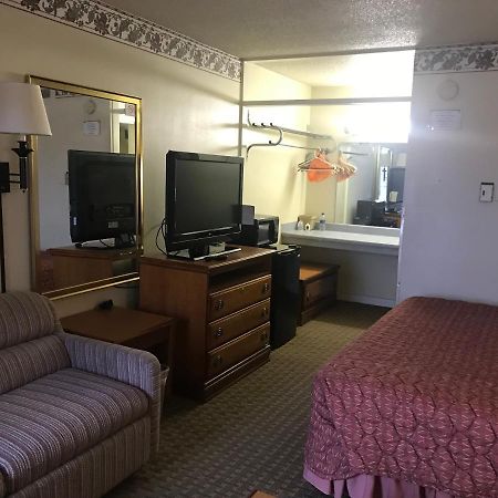 Tyler Inn & Suites Dış mekan fotoğraf