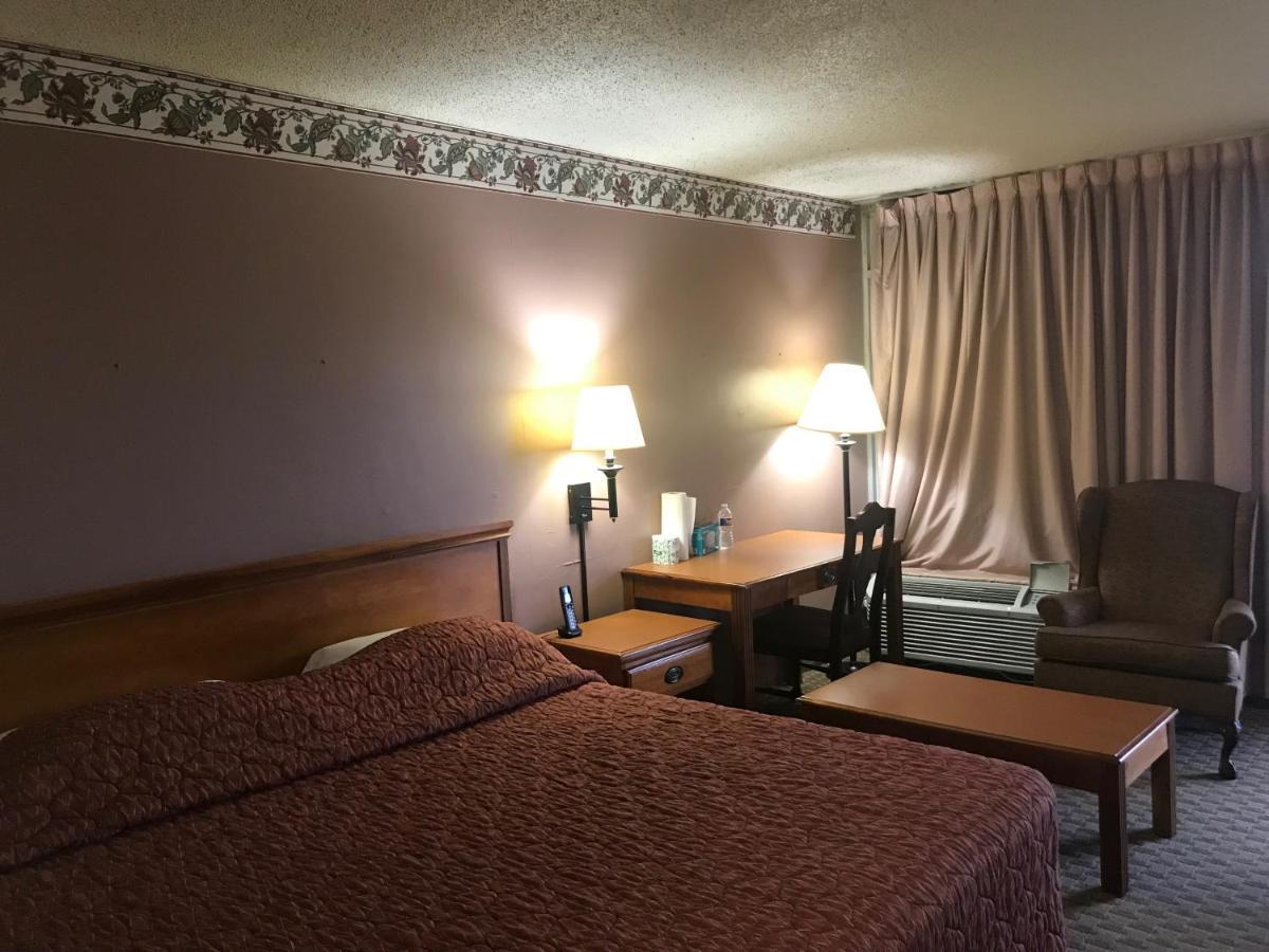 Tyler Inn & Suites Dış mekan fotoğraf