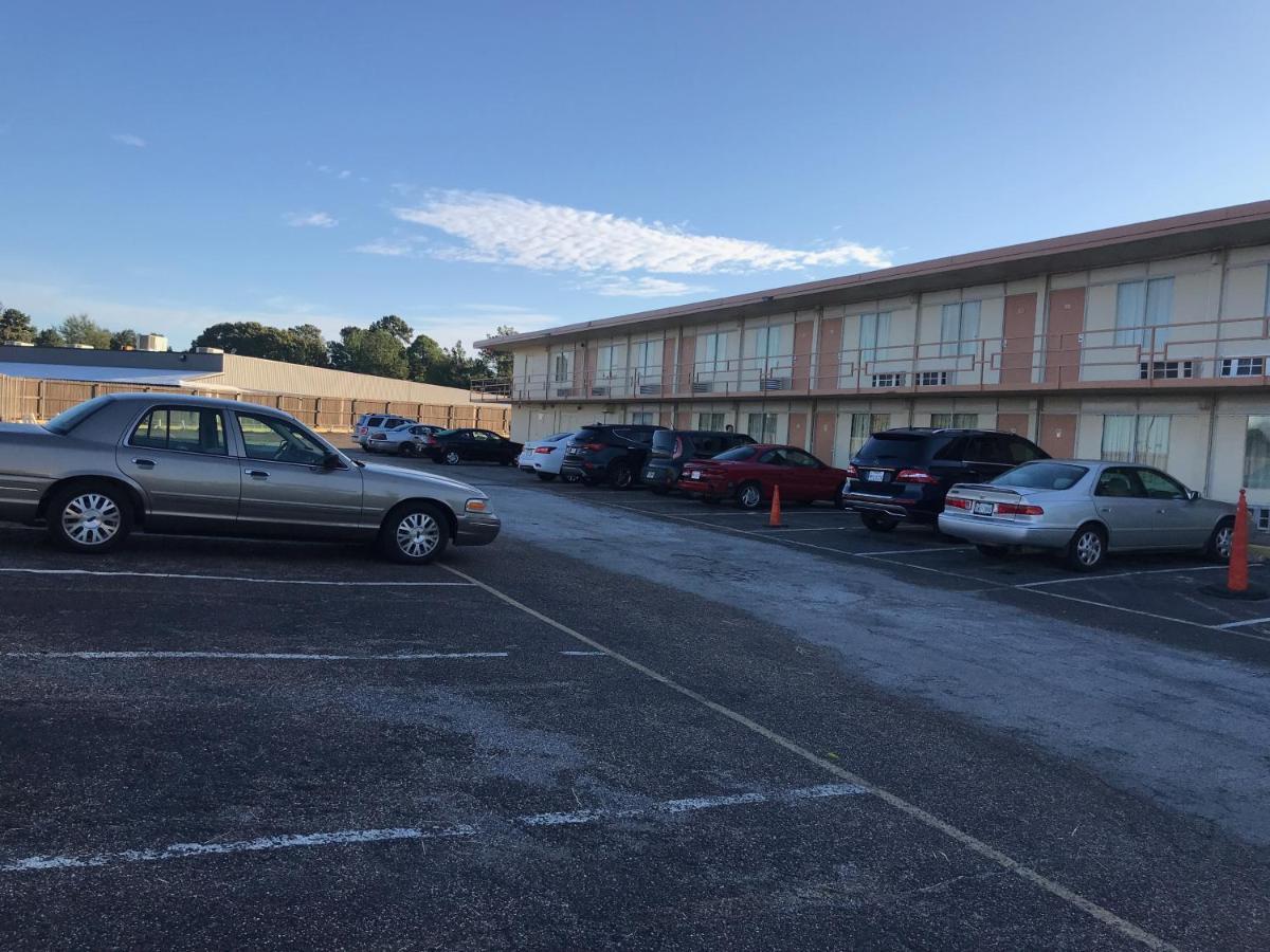 Tyler Inn & Suites Dış mekan fotoğraf