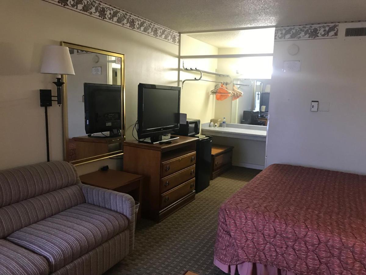 Tyler Inn & Suites Dış mekan fotoğraf